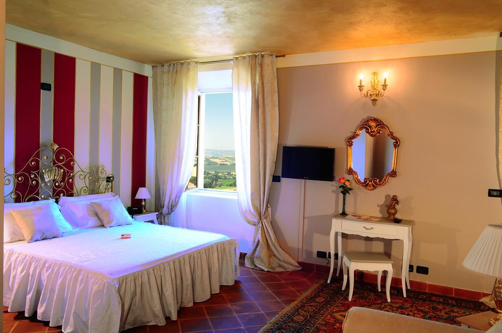 La Foresteria Del Castello - Wellness Hotel In Dimora Storica CastellʼAlfero Szoba fotó