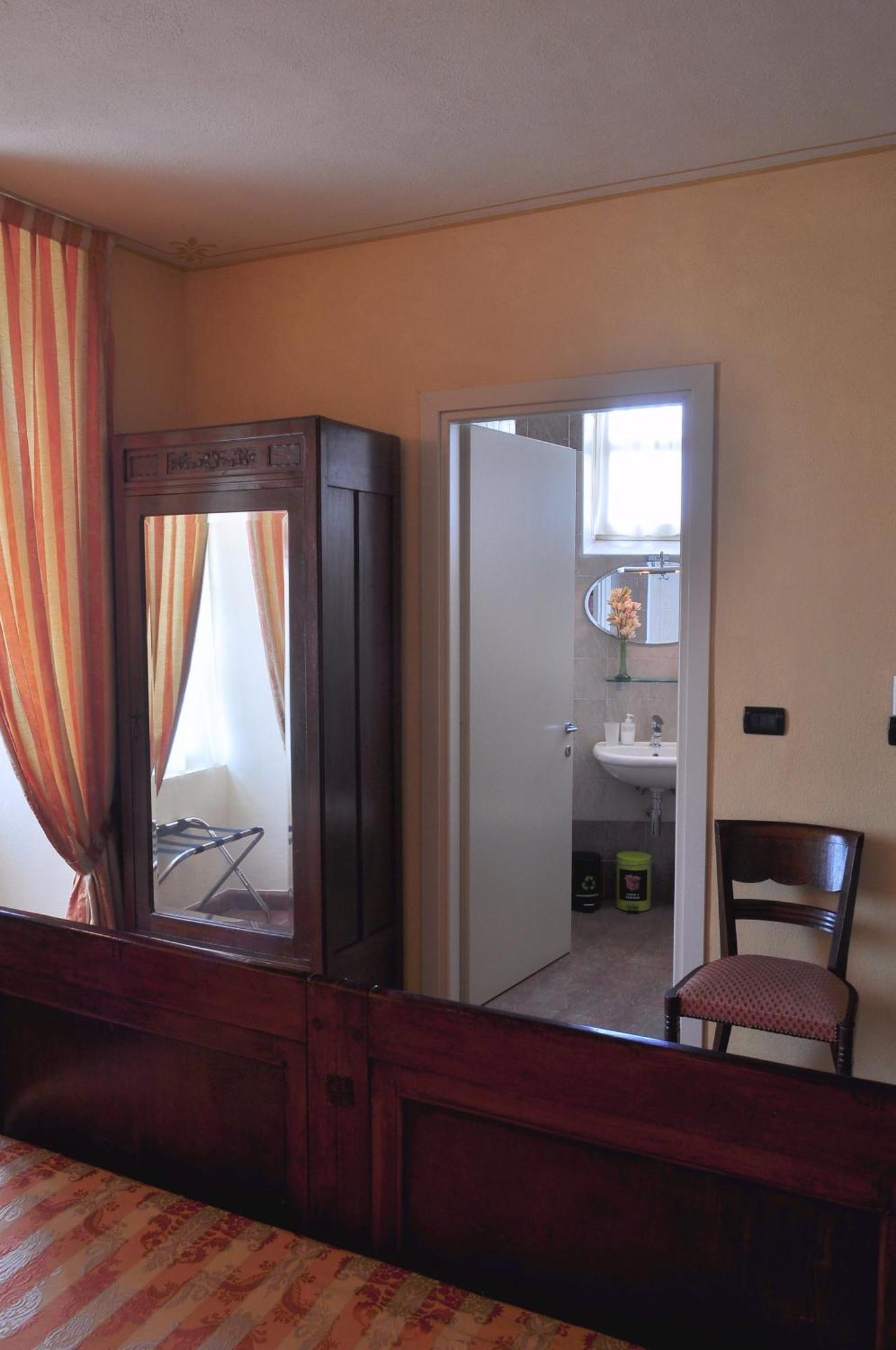 La Foresteria Del Castello - Wellness Hotel In Dimora Storica CastellʼAlfero Szoba fotó