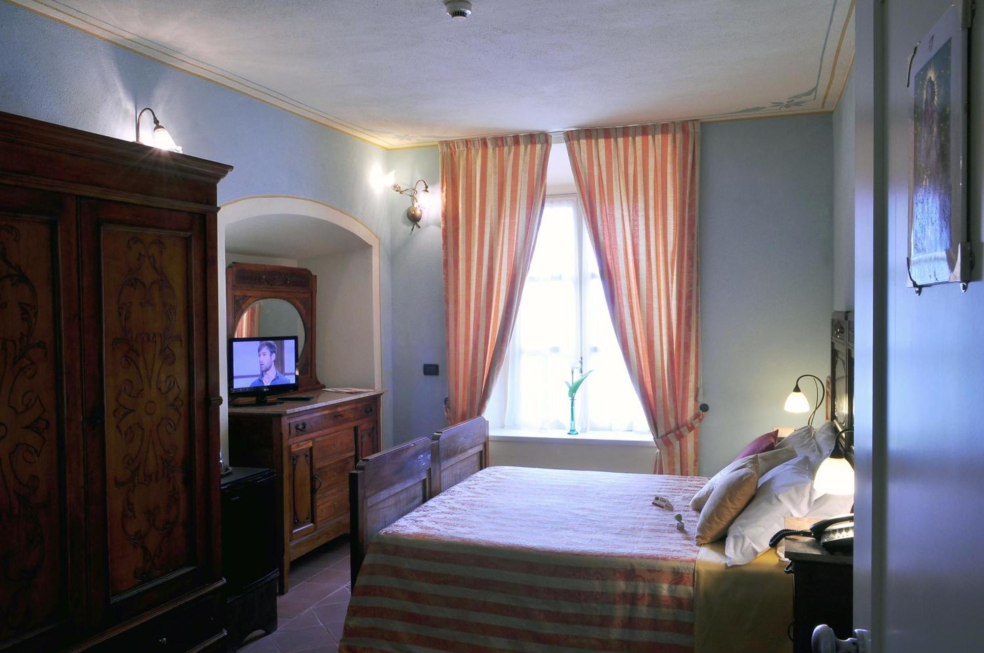 La Foresteria Del Castello - Wellness Hotel In Dimora Storica CastellʼAlfero Szoba fotó