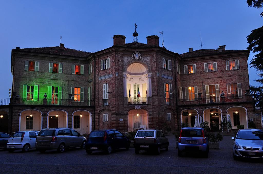 La Foresteria Del Castello - Wellness Hotel In Dimora Storica CastellʼAlfero Kültér fotó