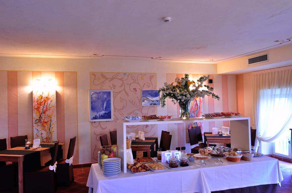 La Foresteria Del Castello - Wellness Hotel In Dimora Storica CastellʼAlfero Kültér fotó