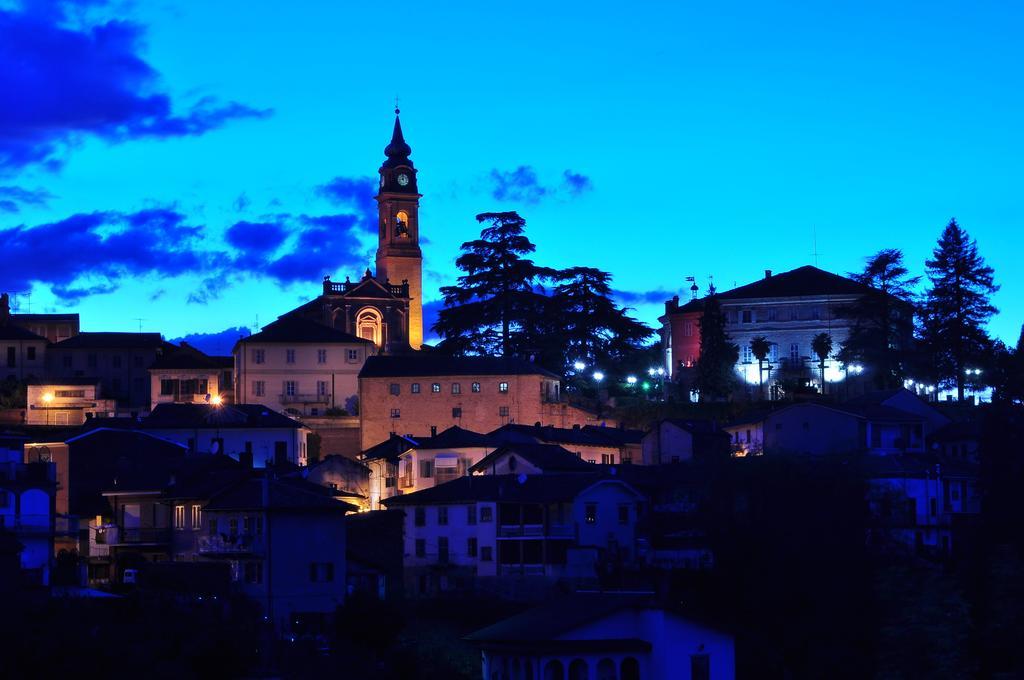 La Foresteria Del Castello - Wellness Hotel In Dimora Storica CastellʼAlfero Kültér fotó