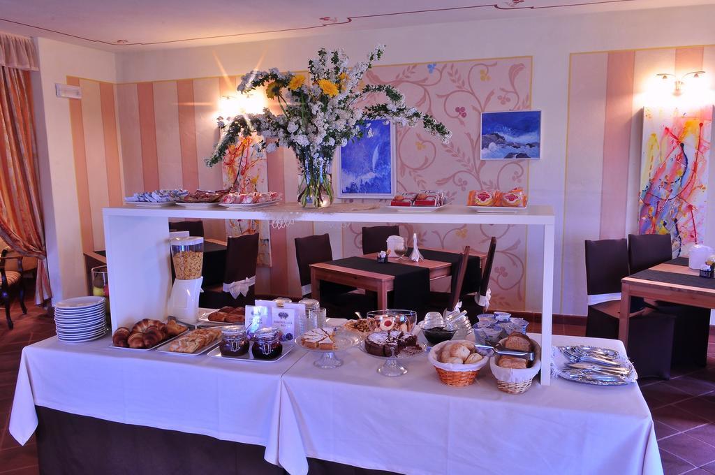 La Foresteria Del Castello - Wellness Hotel In Dimora Storica CastellʼAlfero Kültér fotó