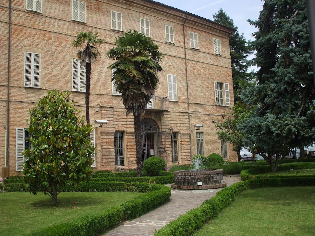 La Foresteria Del Castello - Wellness Hotel In Dimora Storica CastellʼAlfero Kültér fotó