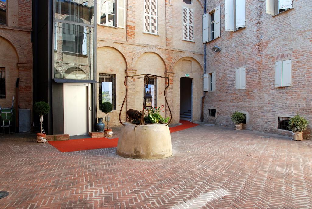 La Foresteria Del Castello - Wellness Hotel In Dimora Storica CastellʼAlfero Kültér fotó
