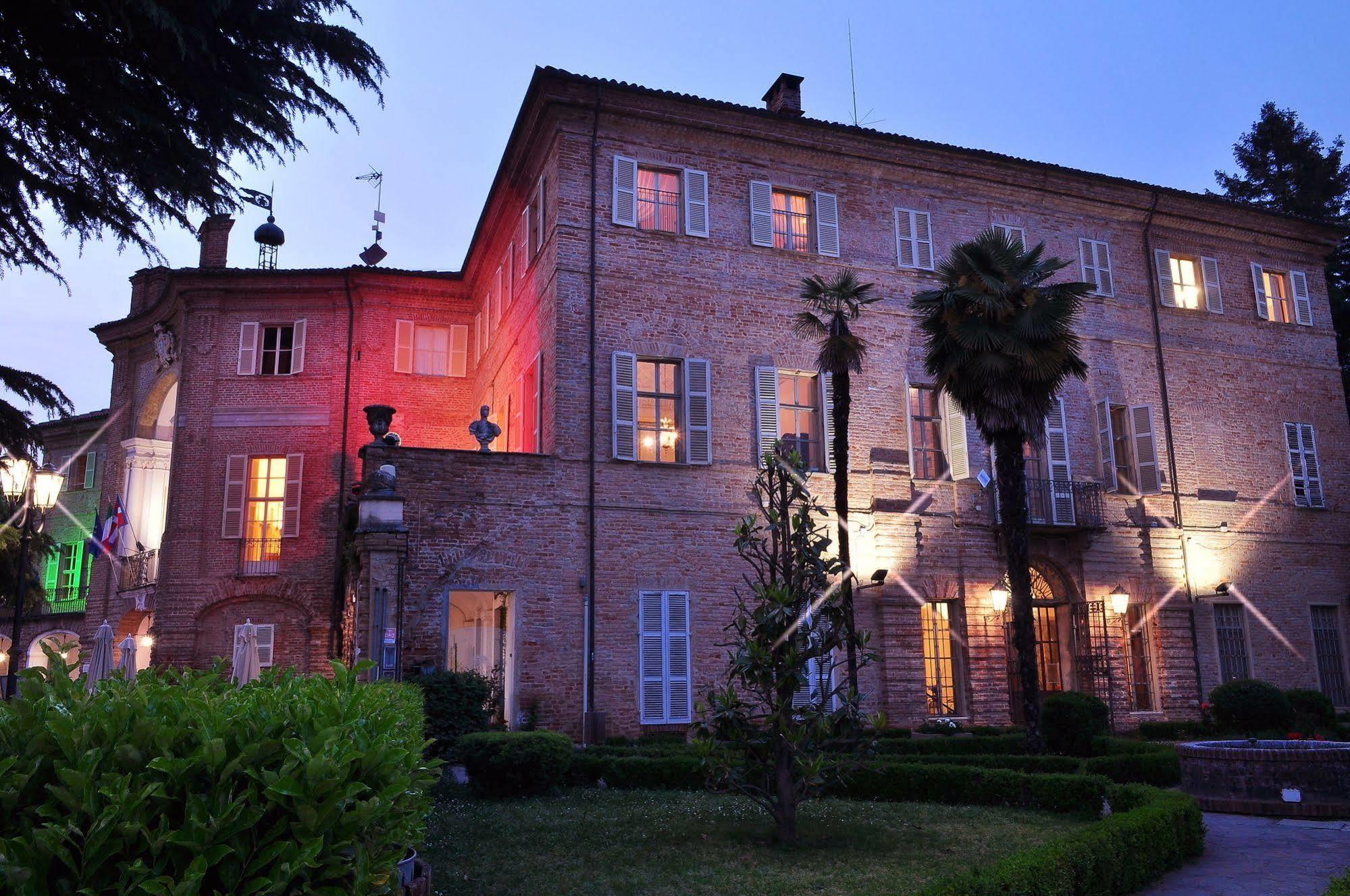 La Foresteria Del Castello - Wellness Hotel In Dimora Storica CastellʼAlfero Kültér fotó