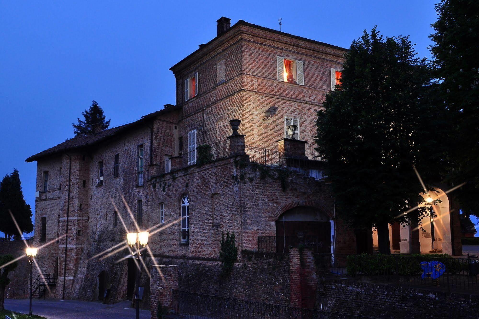 La Foresteria Del Castello - Wellness Hotel In Dimora Storica CastellʼAlfero Kültér fotó
