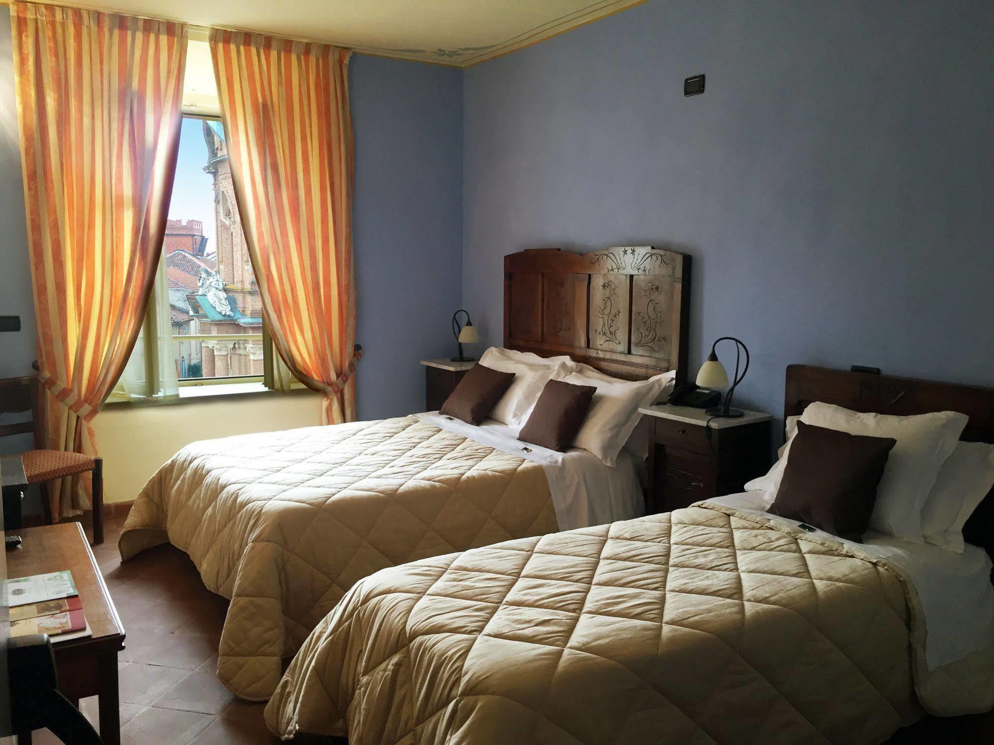 La Foresteria Del Castello - Wellness Hotel In Dimora Storica CastellʼAlfero Kültér fotó