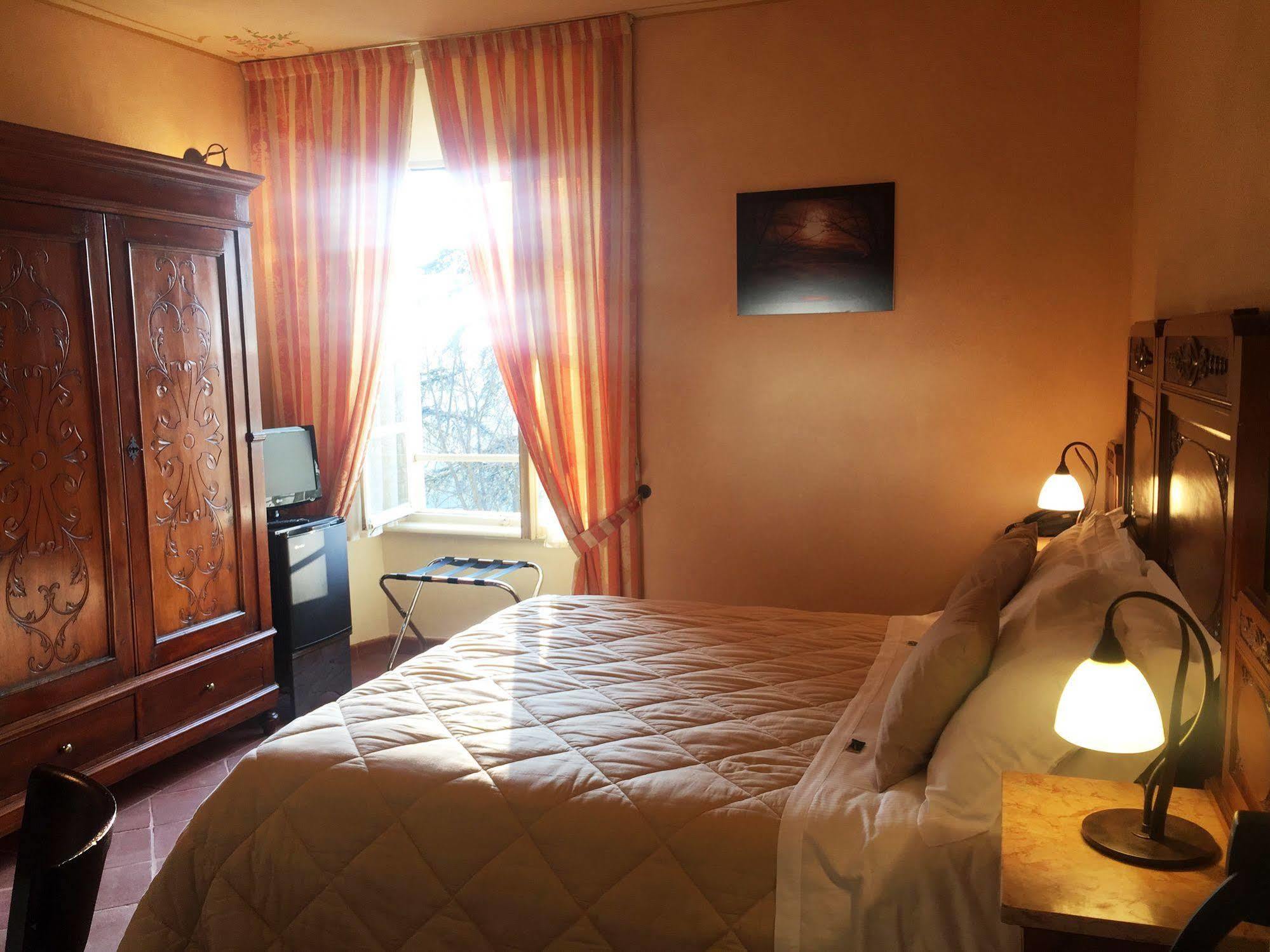 La Foresteria Del Castello - Wellness Hotel In Dimora Storica CastellʼAlfero Kültér fotó