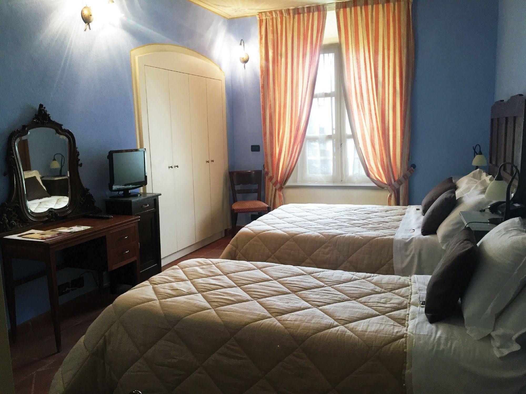 La Foresteria Del Castello - Wellness Hotel In Dimora Storica CastellʼAlfero Kültér fotó