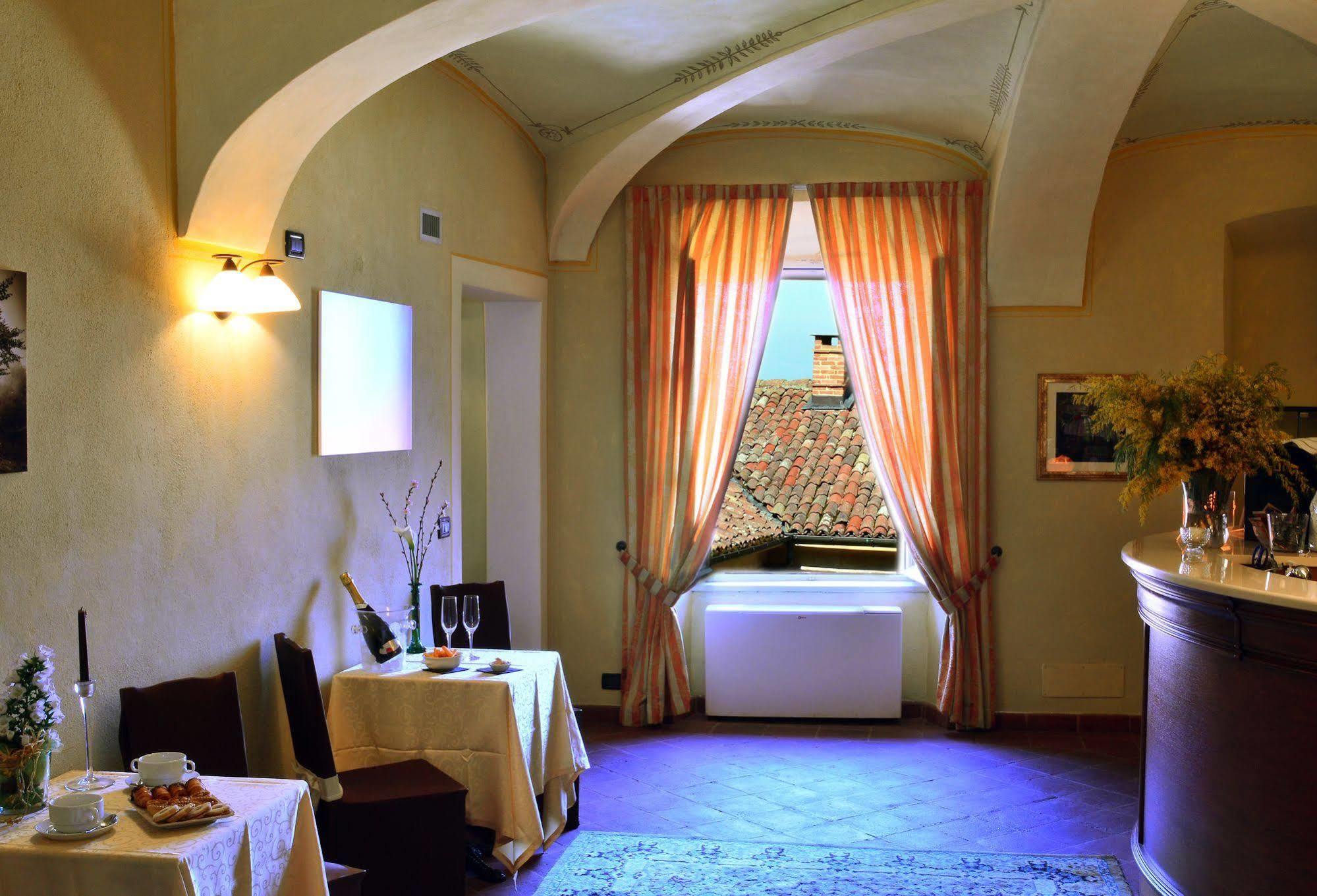 La Foresteria Del Castello - Wellness Hotel In Dimora Storica CastellʼAlfero Kültér fotó